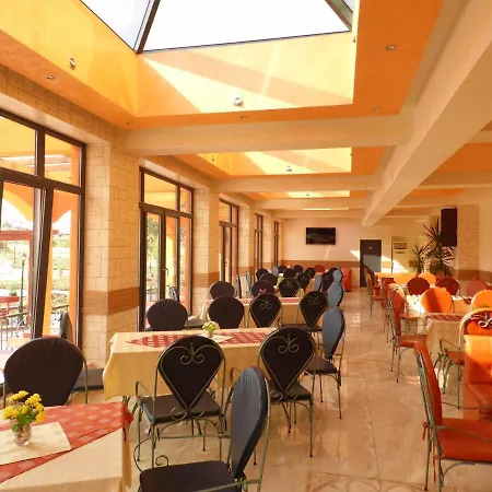 מלון Amigos לוקוביט