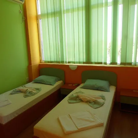 Amigos לוקוביט